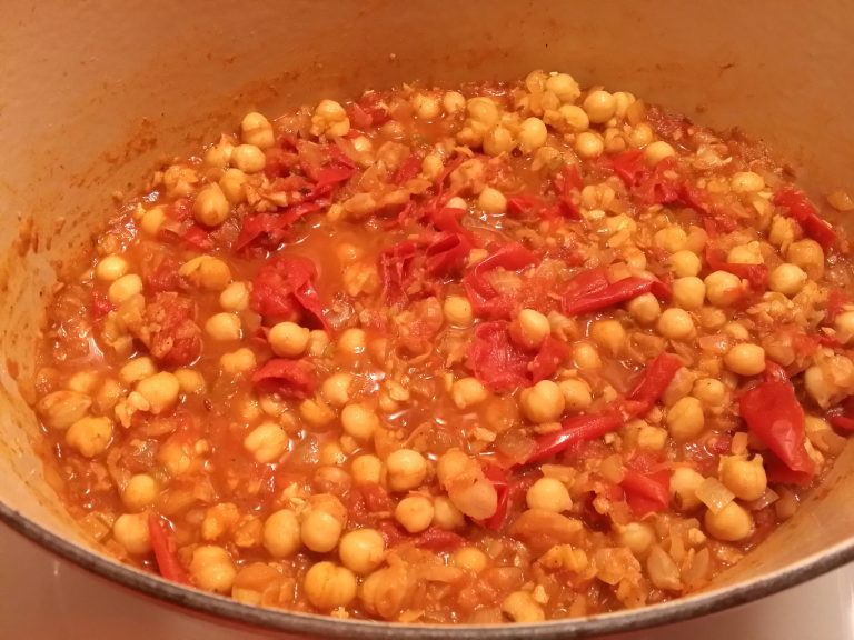 Chana Masala (Chickpeas in Tomato-Onion Sauce) - Zero-Waste Chef