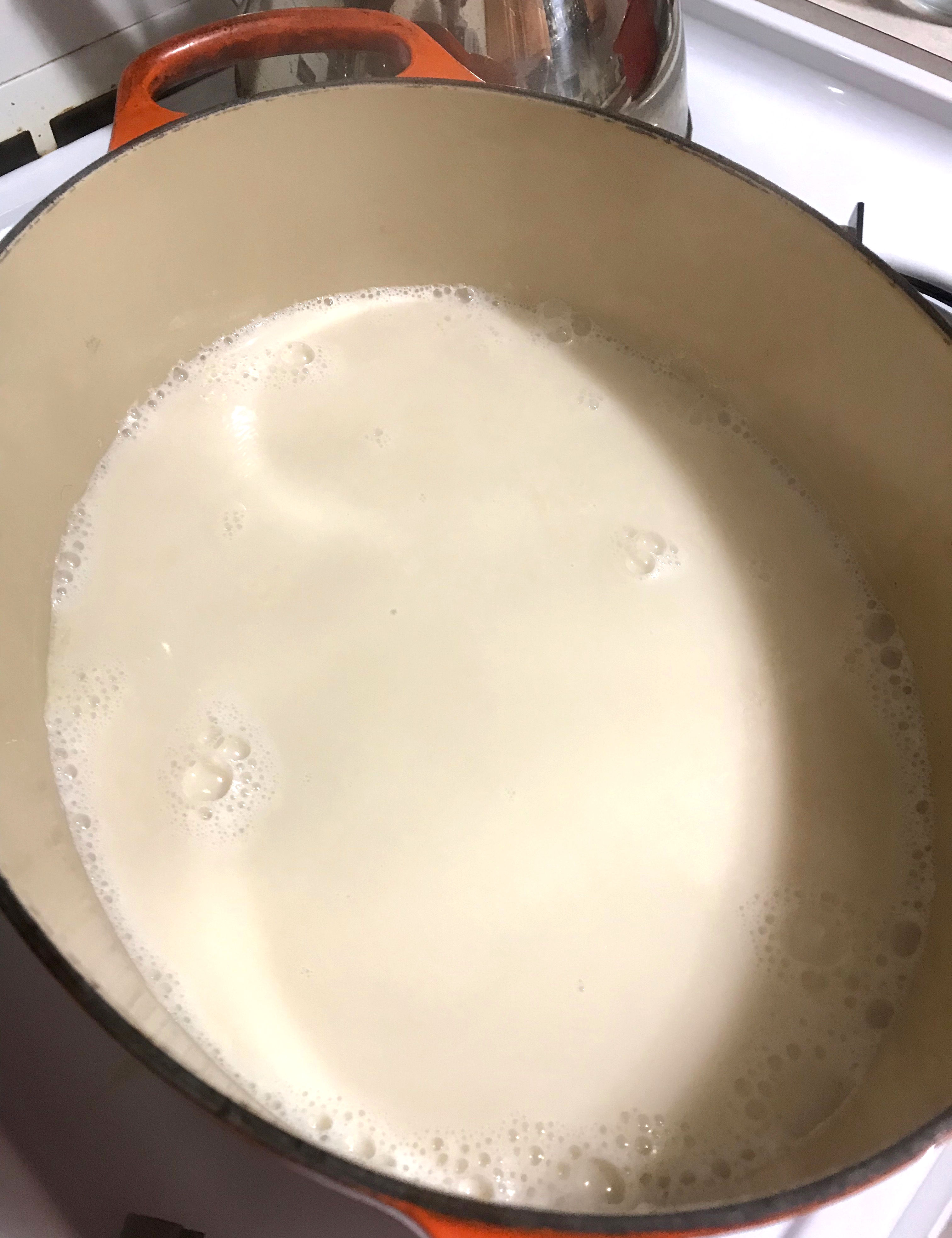 heating soy milk to make tofu